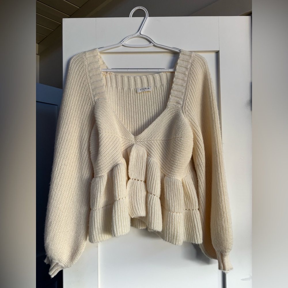 Cropped cream colored storia long sleeve